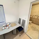 Nv Bed & Breakfast 3*