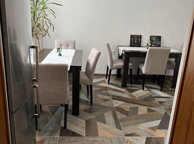 Nv לינה וארוחת בוקר 3*