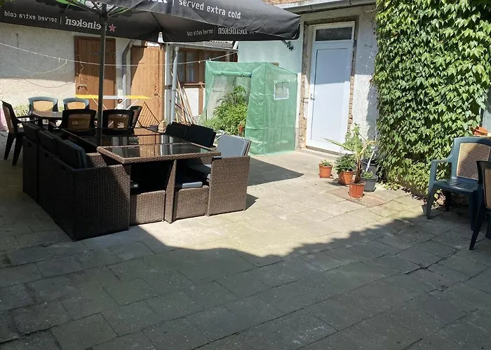 לינה וארוחת בוקר Nv 3*