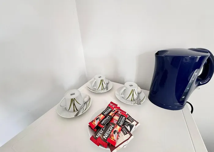 לינה וארוחת בוקר Nv 3*