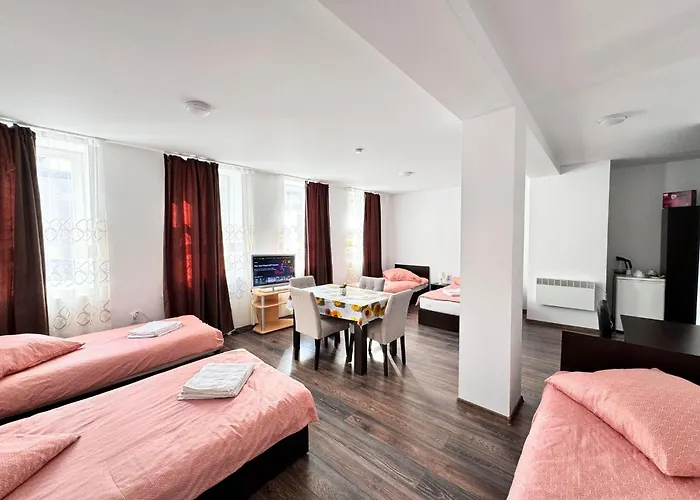 Nv לינה וארוחת בוקר 3*