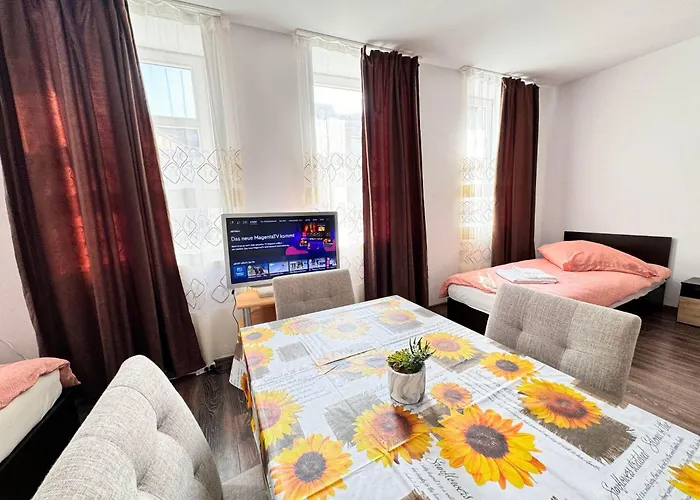 Nv לינה וארוחת בוקר 3*