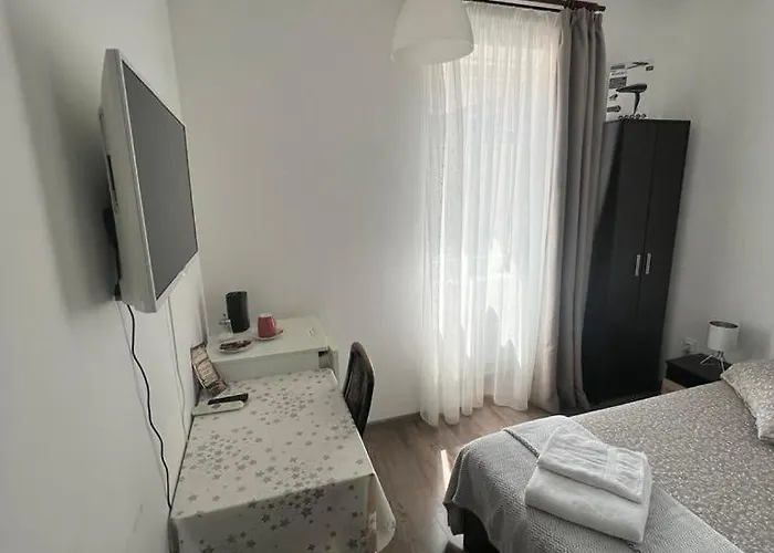 Nv לינה וארוחת בוקר 3*