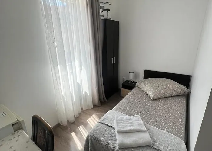 לינה וארוחת בוקר Nv 3*